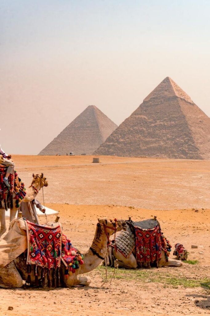 the Pyramids of Giza, Egyptrn
