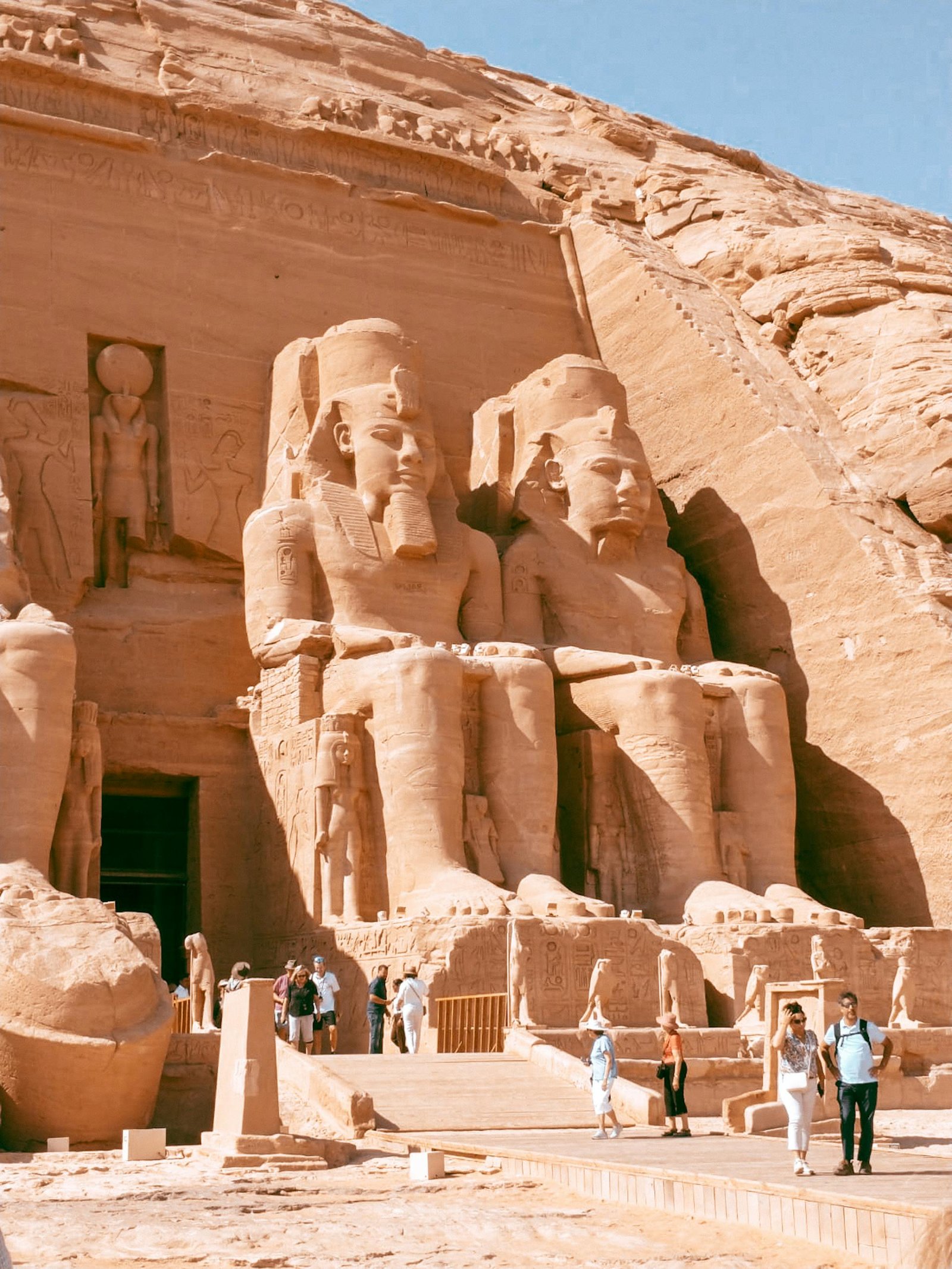 statues of Ramses II