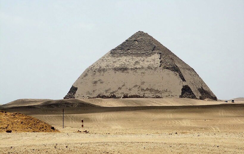 Must-do Day Tour to Giza Pyramids Saqqara and Dahshur